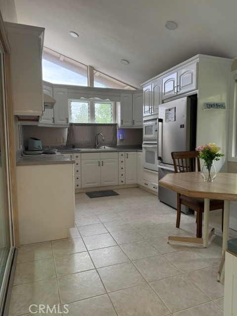 542 Via Estrada B Property Photo 2