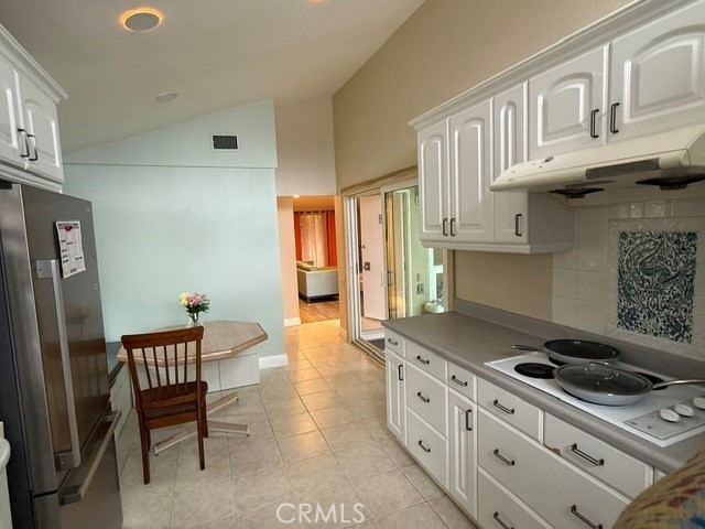 542 Via Estrada B Property Photo 3