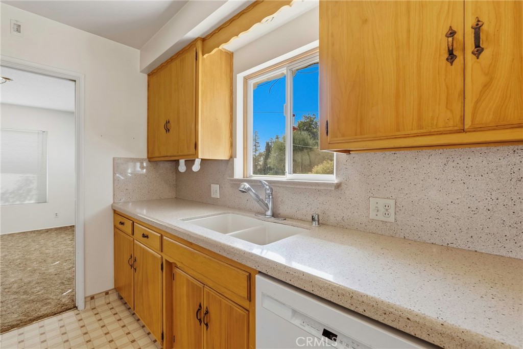 6612 Olive Property Photo 13