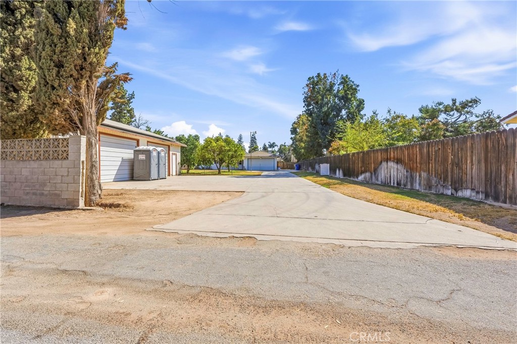 6612 Olive Property Photo 36