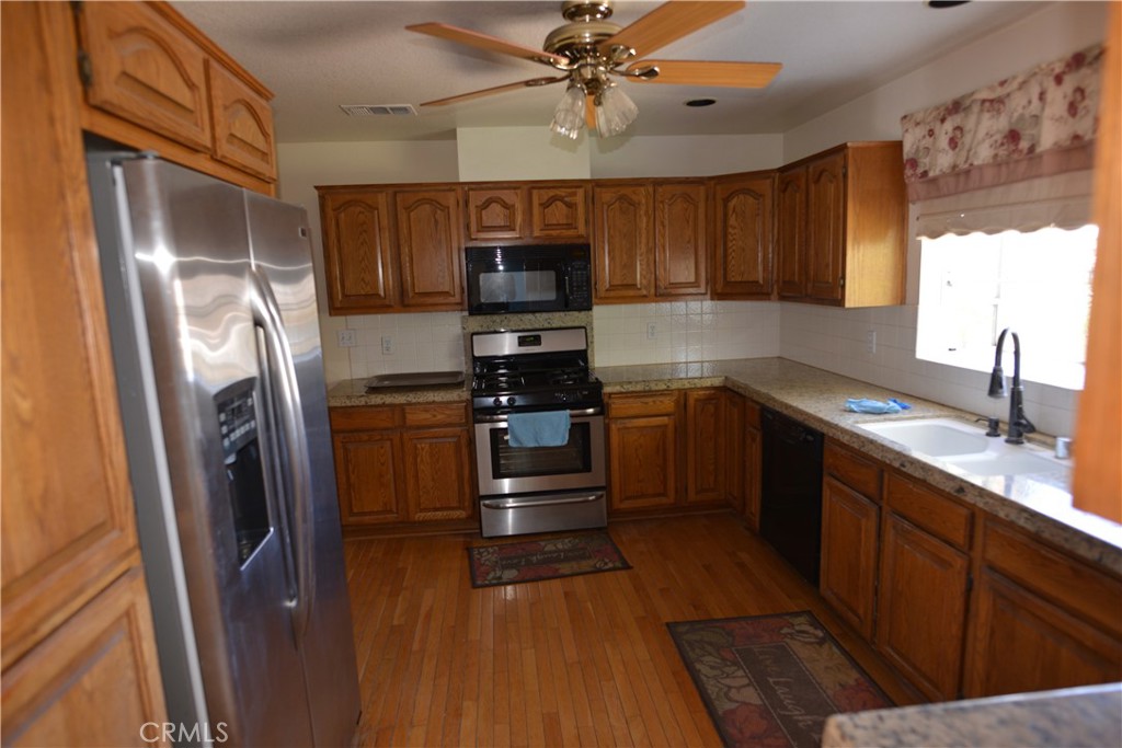 3061 Madison Property Photo 9