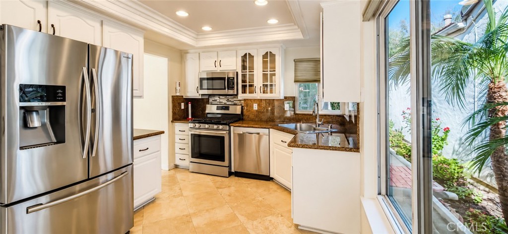 24298 Toledo Property Photo 4