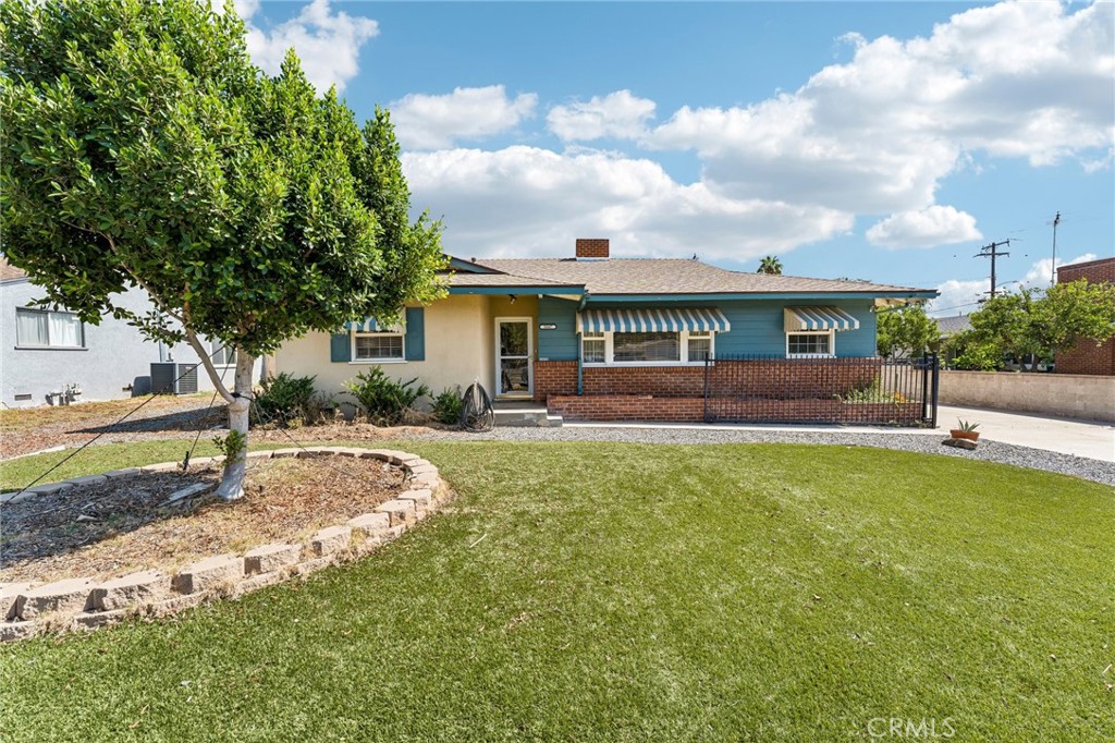 5047 Golden Property Photo 1