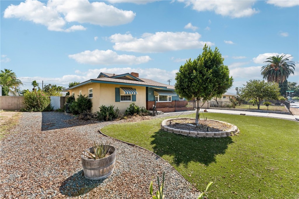 5047 Golden Property Photo 2