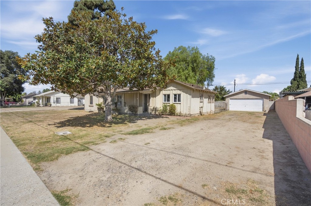 2425 W Occidental Street Property Photo 1