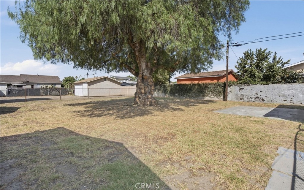 2425 W Occidental Street Property Photo 6