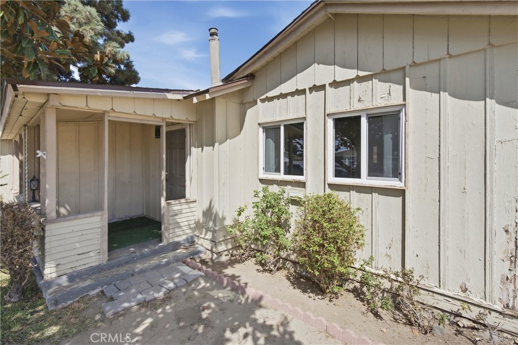 2425 W Occidental Street Property Photo 10