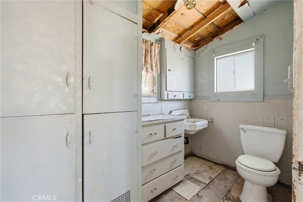 2425 W Occidental Street Property Photo 20