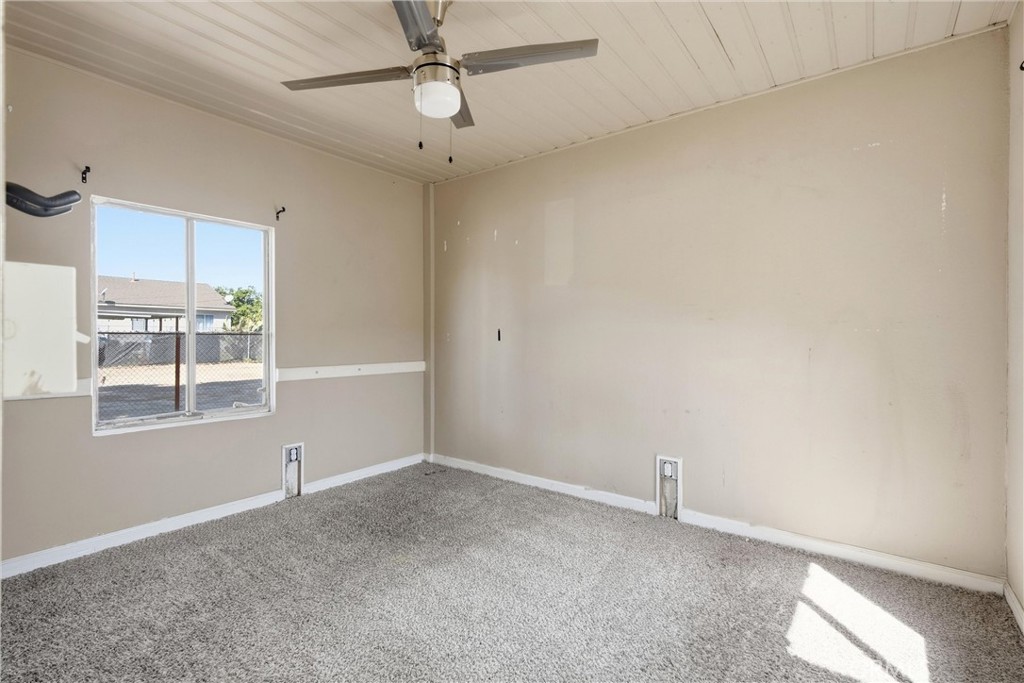 2425 W Occidental Street Property Photo 22