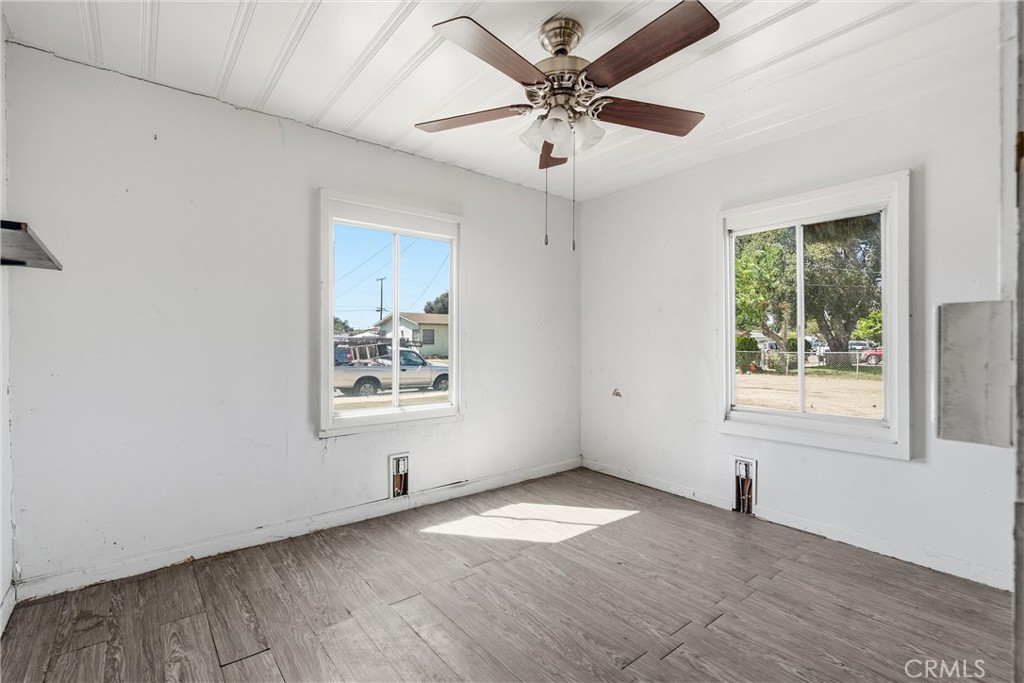 2425 W Occidental Street Property Photo 23