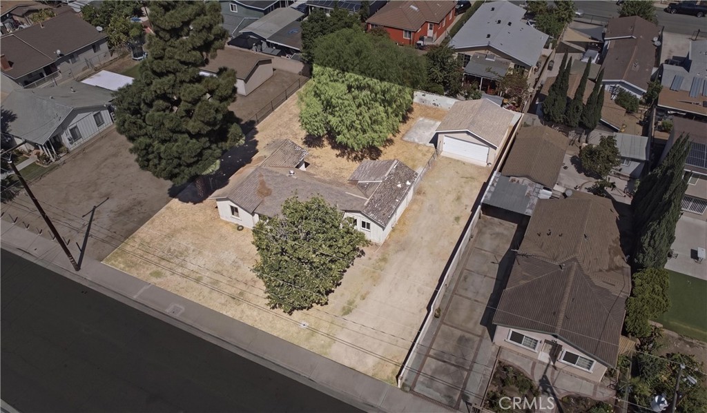 2425 W Occidental Street Property Photo 24