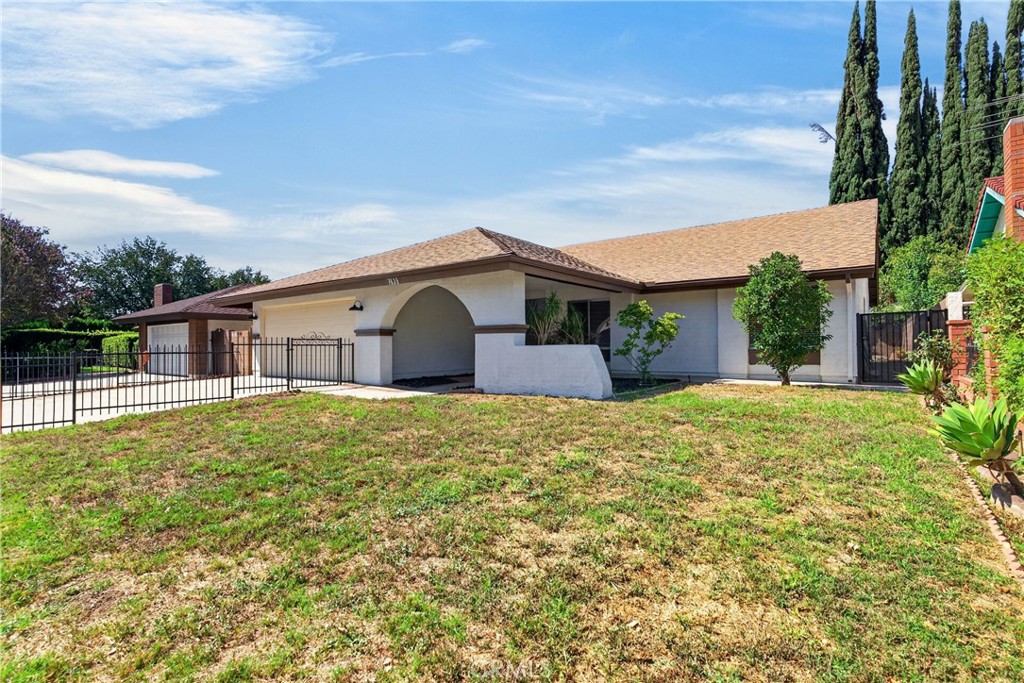 7639 Faust Property Photo 8