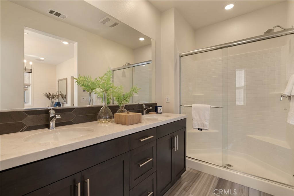12046 Olive Street Property Photo 23