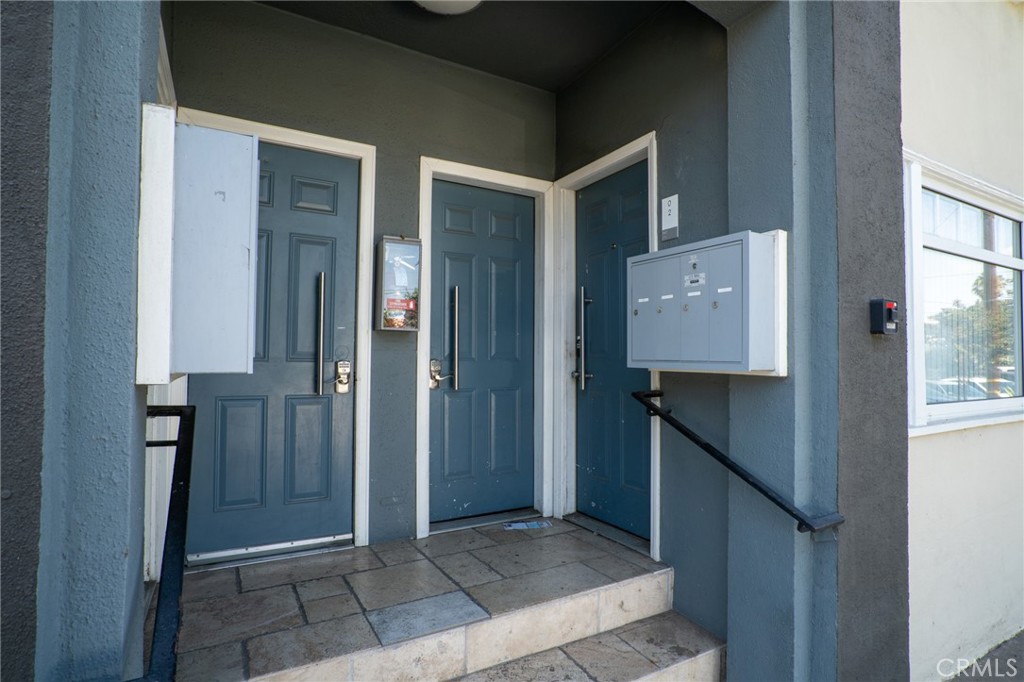 328 W 8th Street Property Photo 7