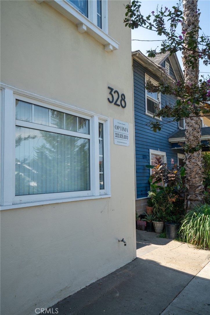 328 W 8th Street Property Photo 8