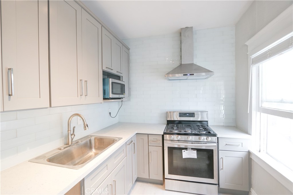 328 W 8th Street Property Photo 14