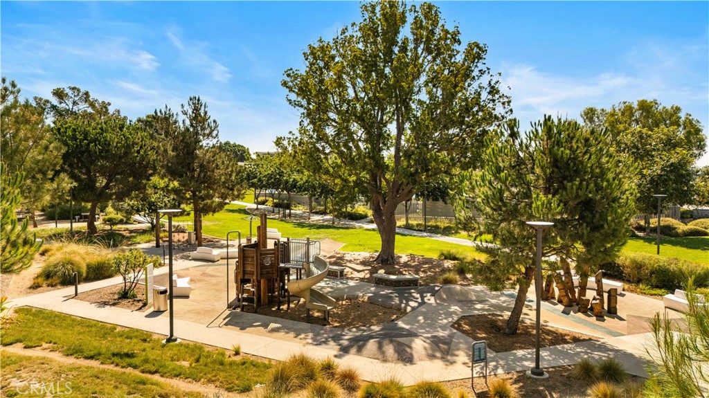 220 Follyhatch Property Photo 58