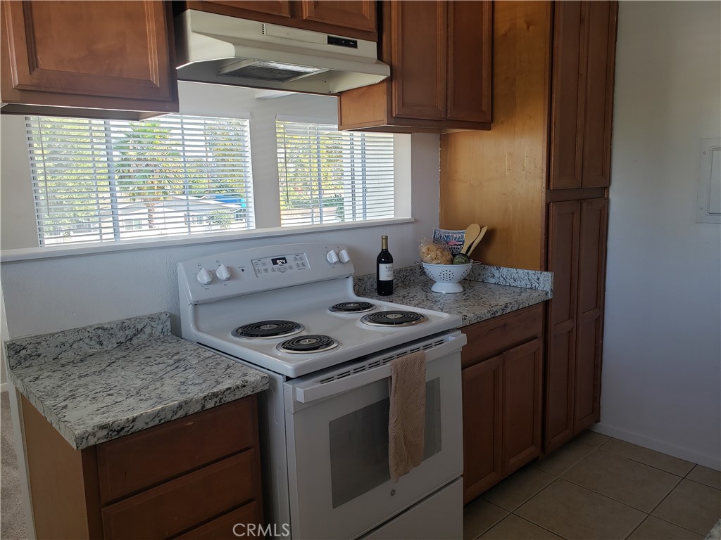 2902 Peppertree Lane Property Photo 2