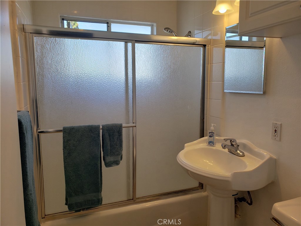 2902 Peppertree Lane Property Photo 3