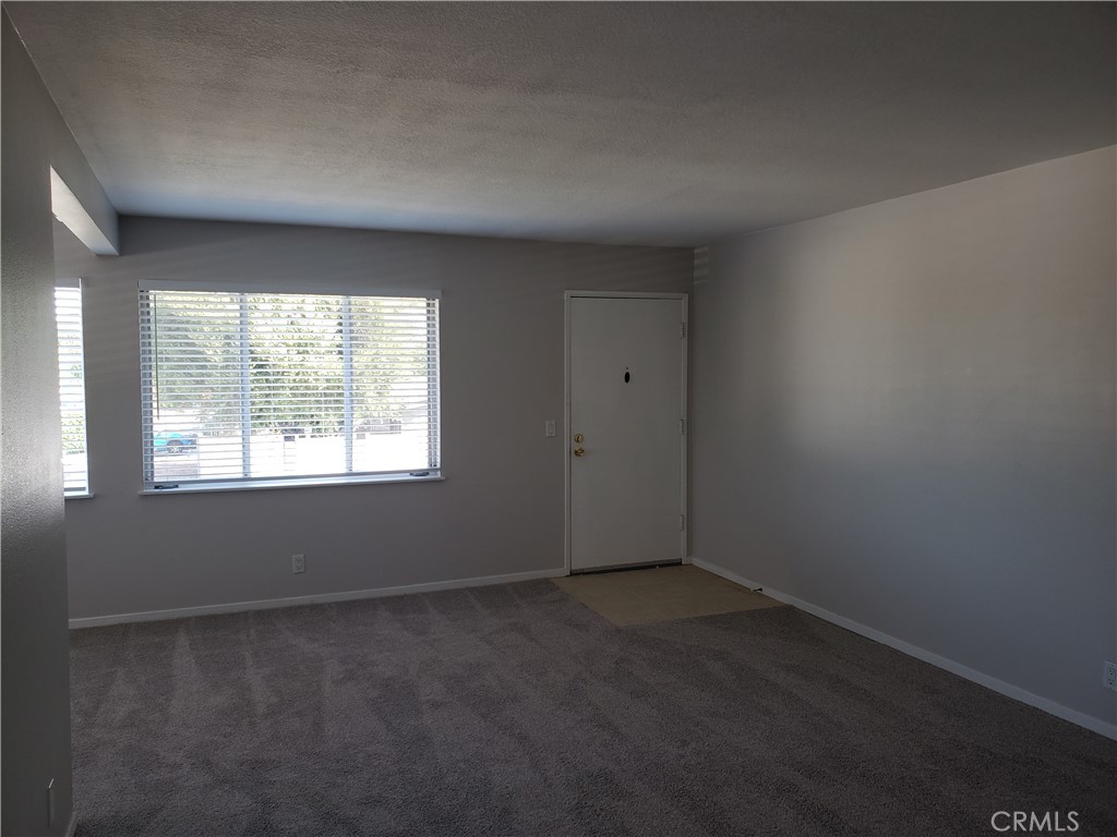 2902 Peppertree Lane Property Photo 5