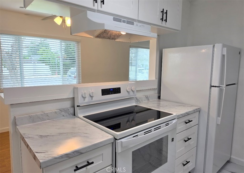 2904 Peppertree Lane Property Photo 4