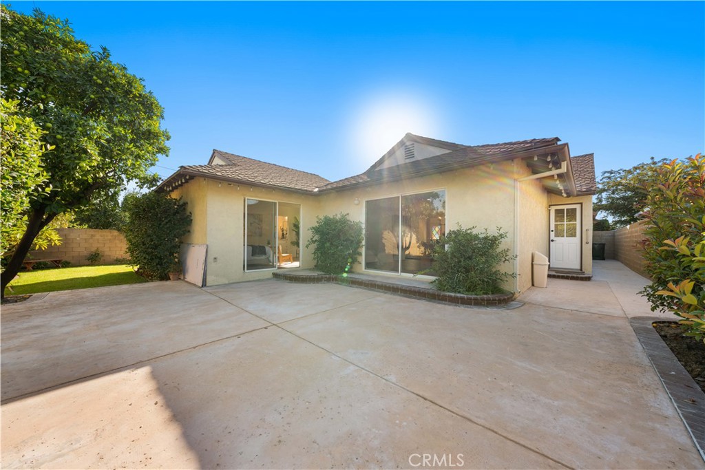 1114 N Acacia Avenue Property Photo 1