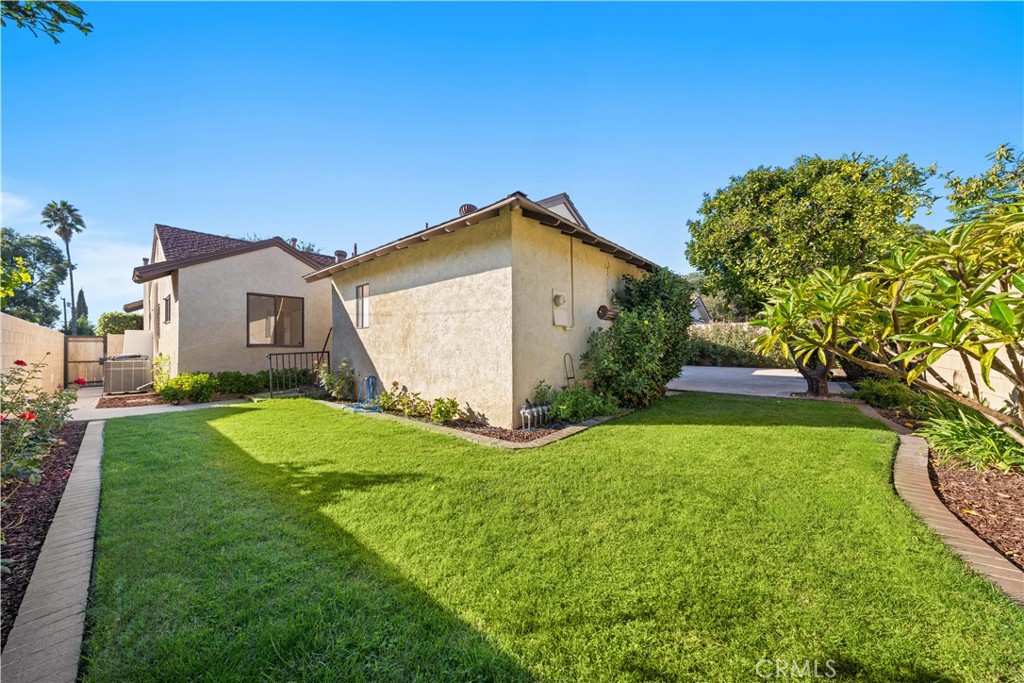 1114 N Acacia Avenue Property Photo 5