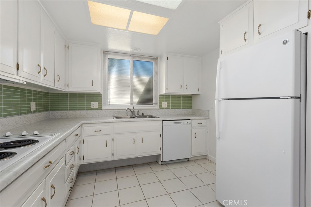 341 Avenida Sevilla D Property Photo 13
