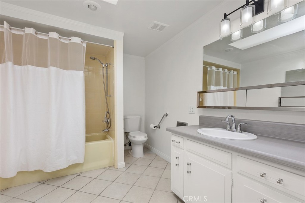 341 Avenida Sevilla D Property Photo 21