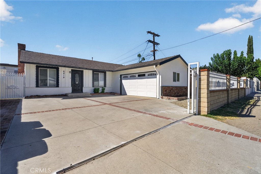 6819 Bellaire Avenue Property Photo 1