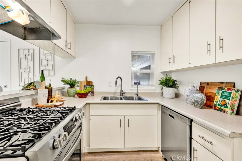 11886 Geode Property Photo 8