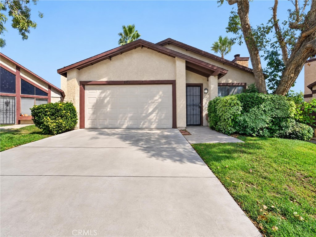 2957 E Avenue R2 Property Photo 1