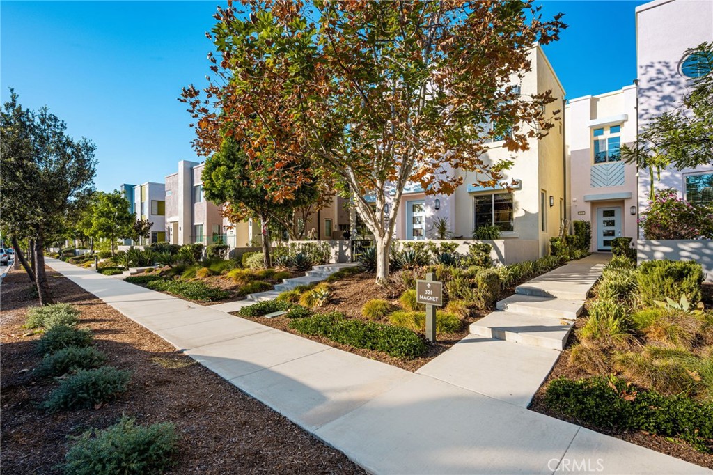 321 Magnet Property Photo 1