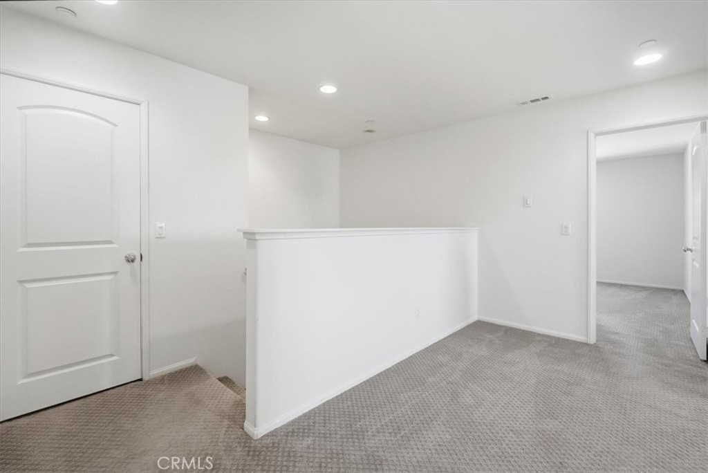 3046 S Plymouth Avenue Property Photo 22