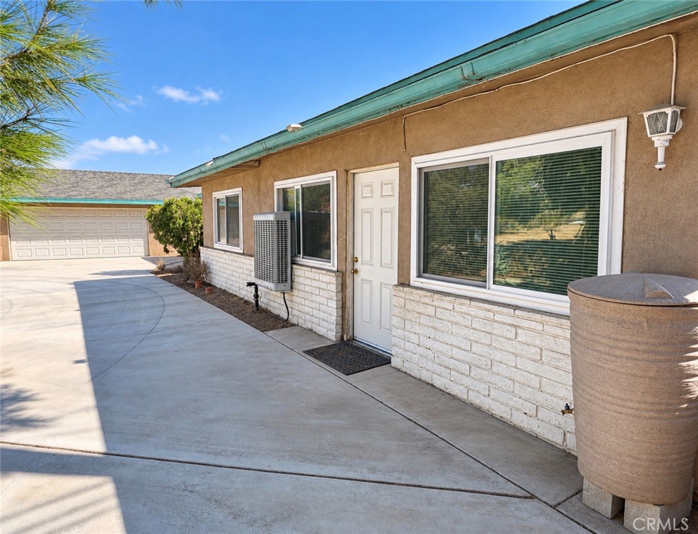 18393 Orange Property Photo 9
