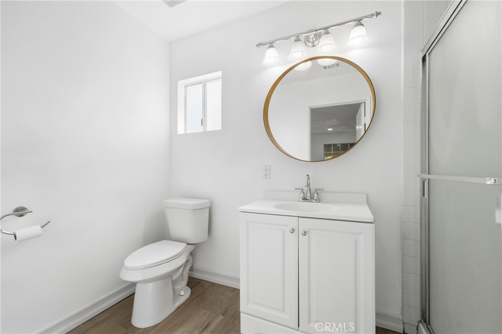 1688 N Shaffer Property Photo 5