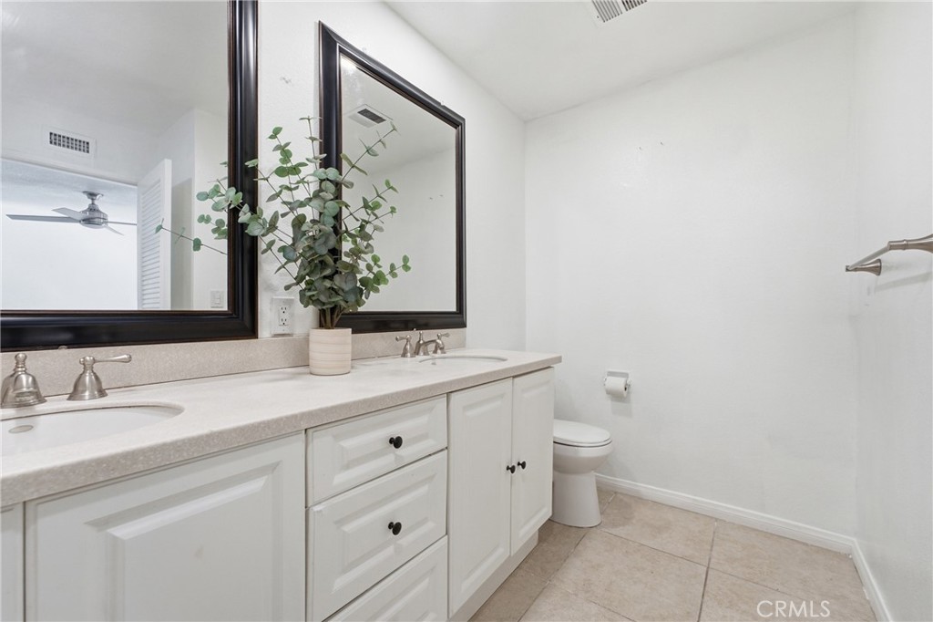 1688 N Shaffer Property Photo 8
