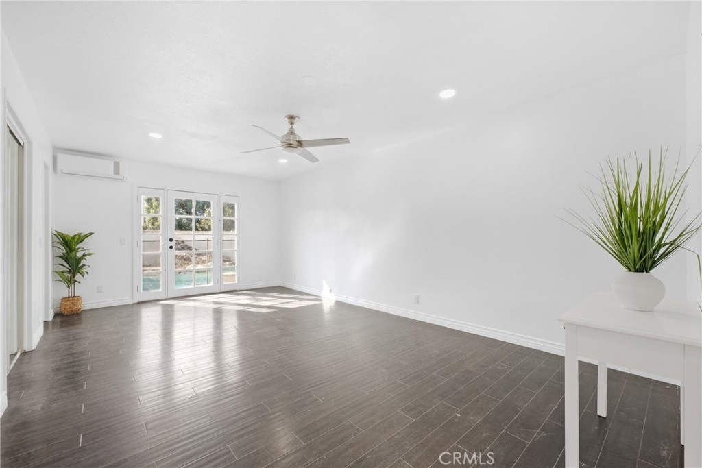 1688 N Shaffer Property Photo 10