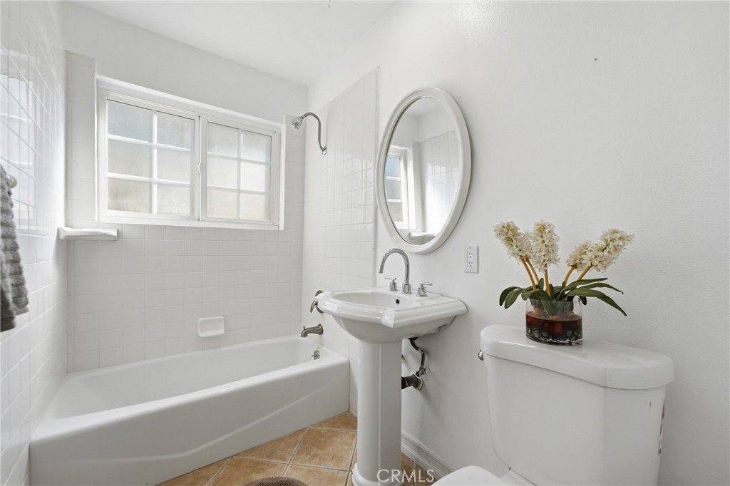 1688 N Shaffer Property Photo 13