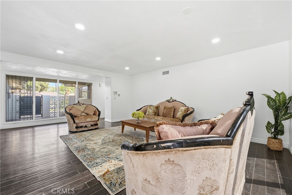 1688 N Shaffer Property Photo 21