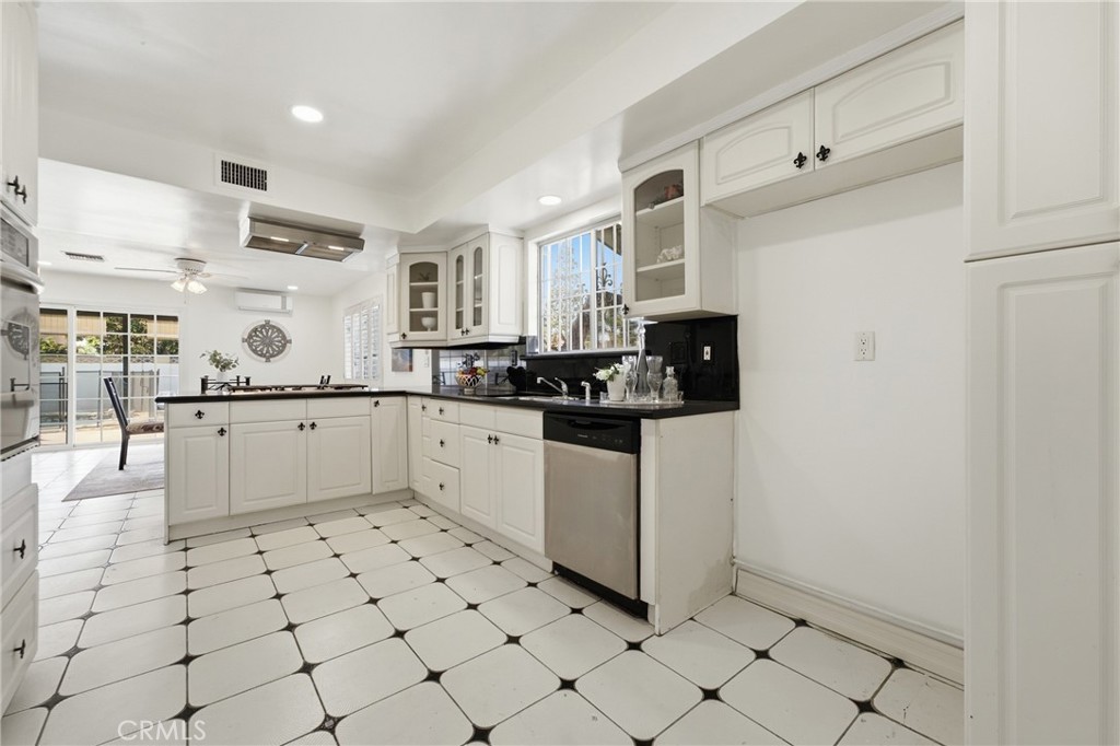 1688 N Shaffer Property Photo 31