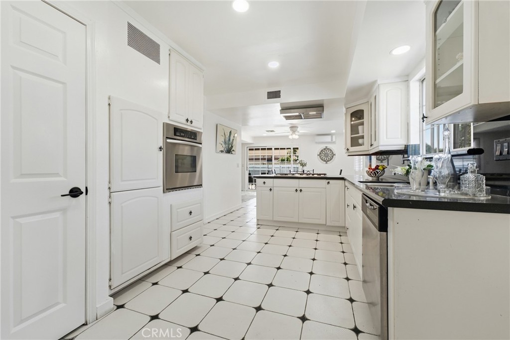 1688 N Shaffer Property Photo 33