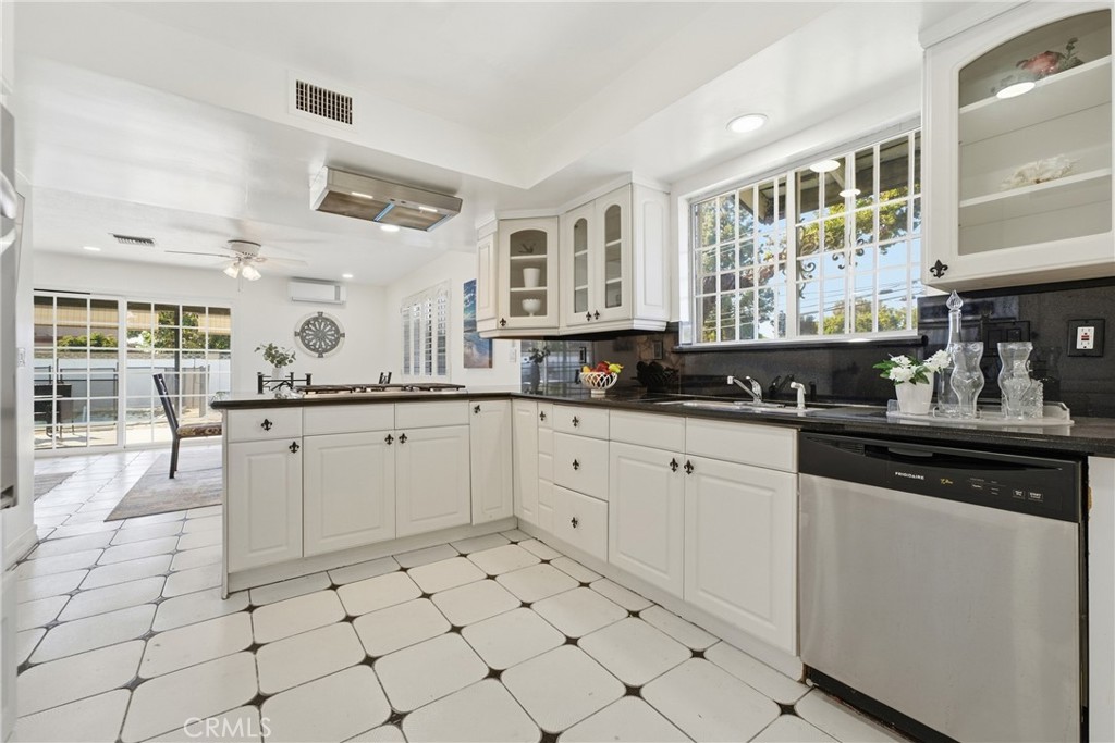 1688 N Shaffer Property Photo 34