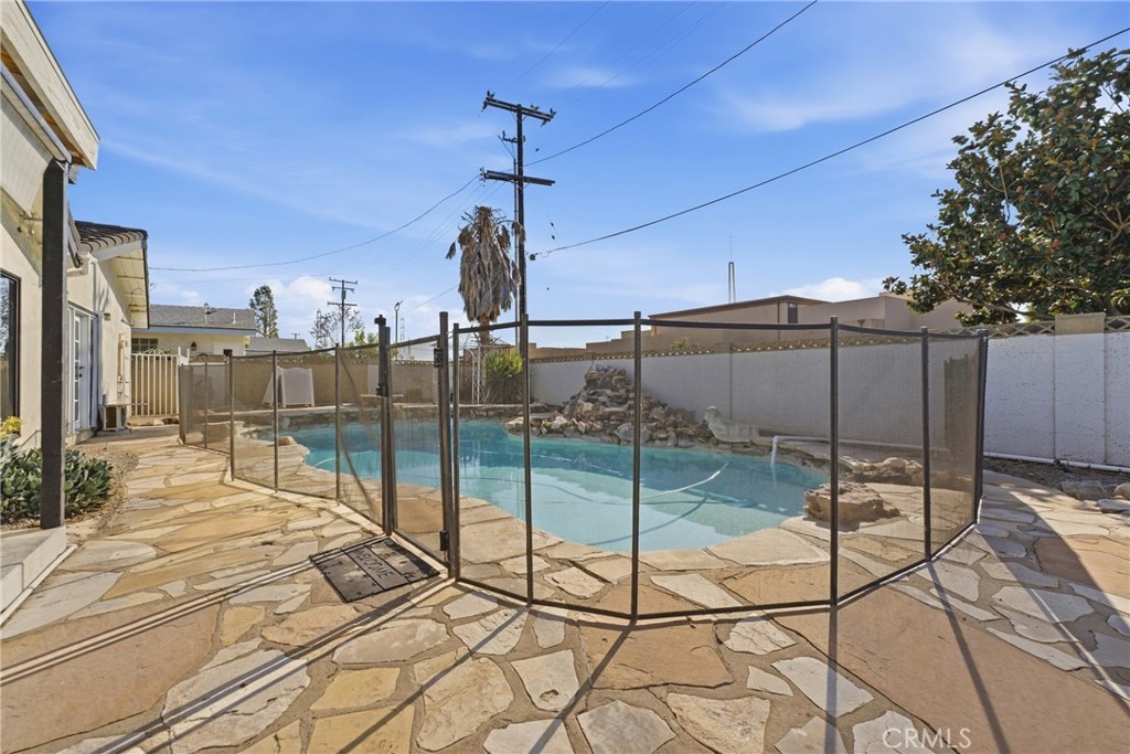 1688 N Shaffer Property Photo 44