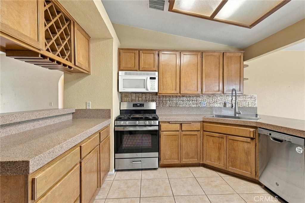 9801 Hoylake Property Photo 4