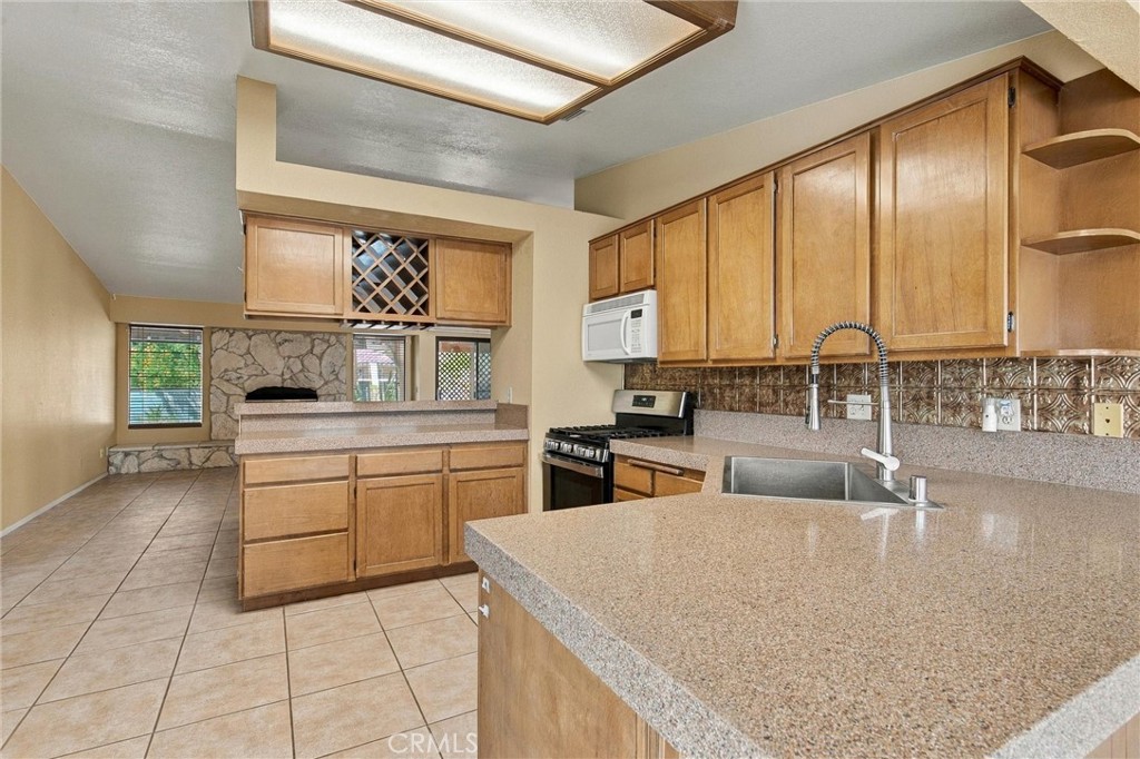 9801 Hoylake Property Photo 5