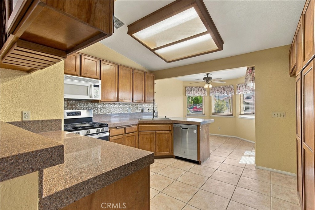 9801 Hoylake Property Photo 6