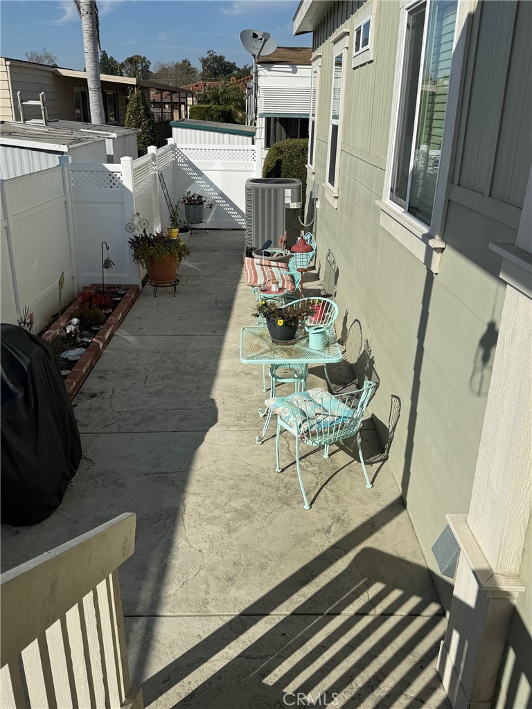 18601 Newland Street 4 Property Photo 5