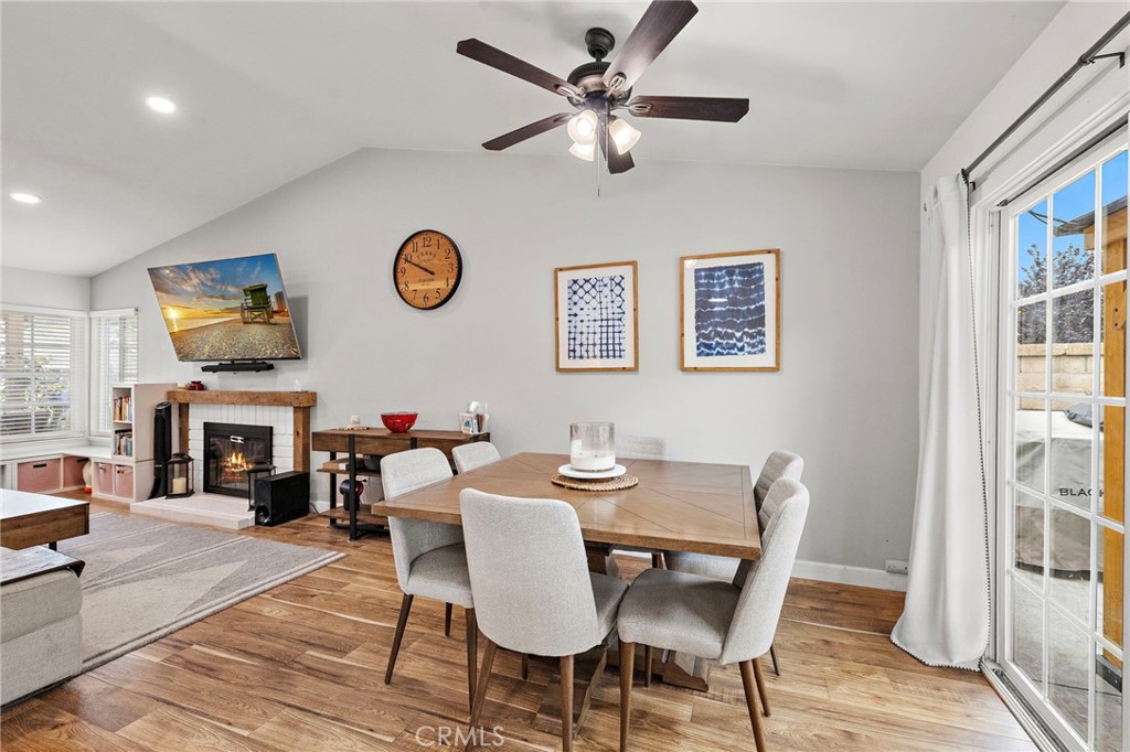 21155 Larchmont Property Photo 10