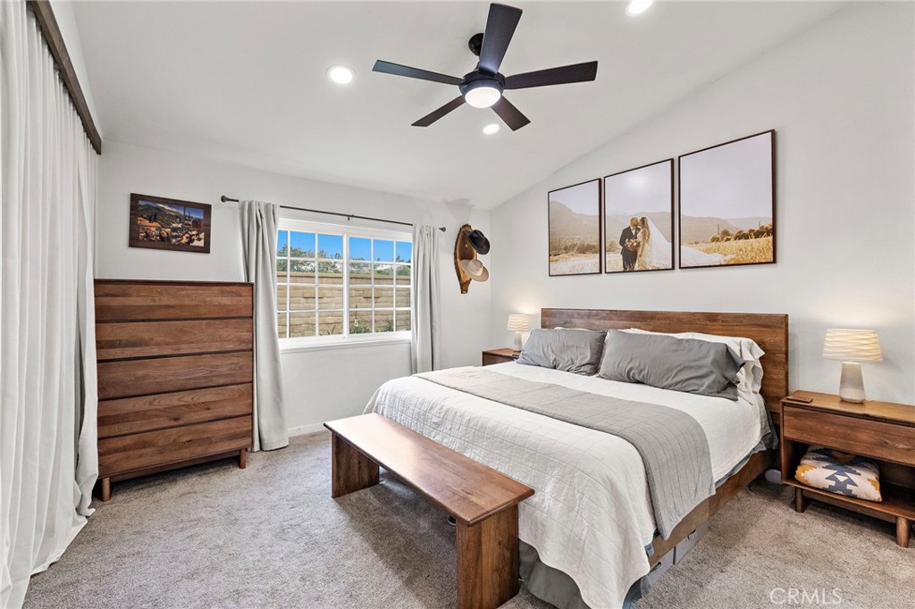 21155 Larchmont Property Photo 16
